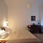 Victoria Apartment